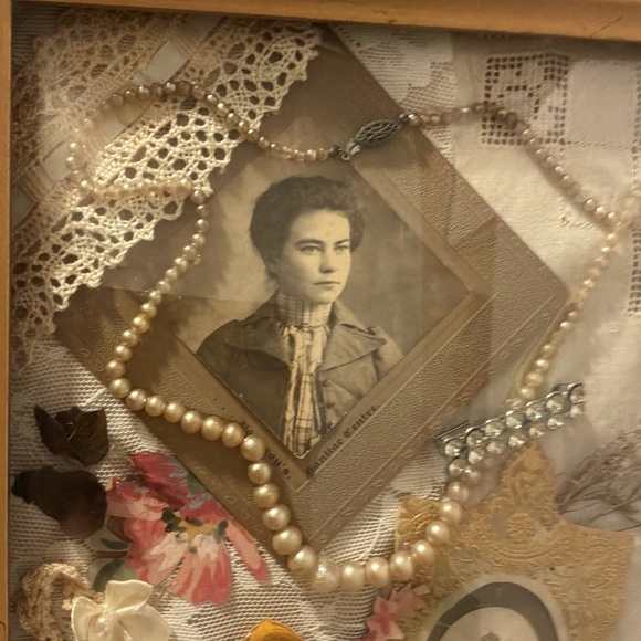 Vintage Collage wall hanging - Picture 2 of 8